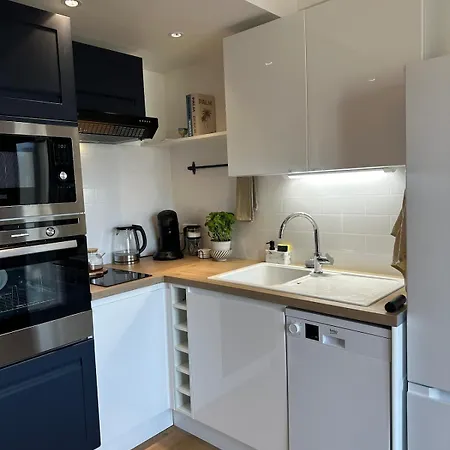 Апартаменты Shiny Sea View Flat Vue Merterrace In *