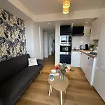Shiny Sea View Flat Vue Merterrace In Apartment *